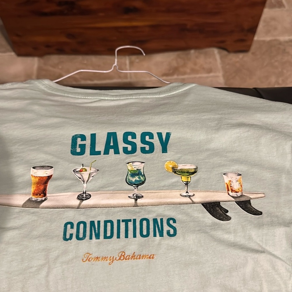 Tommy Bahama T shirt. Awesome shirt! Size 2XL.